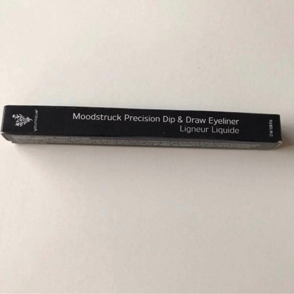 Younique dip and draw liquid eyeliner